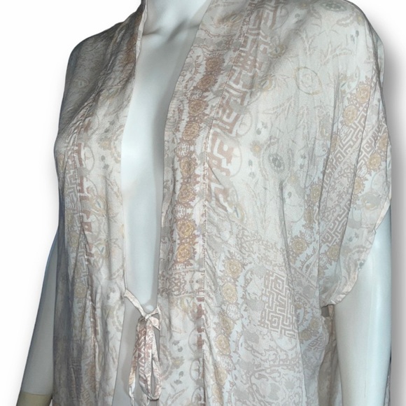 VICTORIAS SECRET Pink White Medallion Print Tie Front Kimono Robe Swim Cover Up - Picture 4 of 7